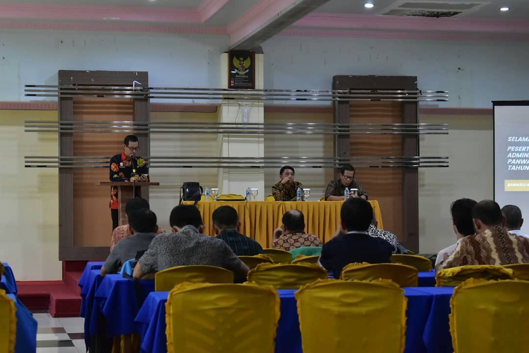 Bawaslu Kab. Sambas Melaksanakan BimTek Evaluasi Pengelolaan Keuangan dan Administrasi Pelaporan Pengawasan Pemilu 2019