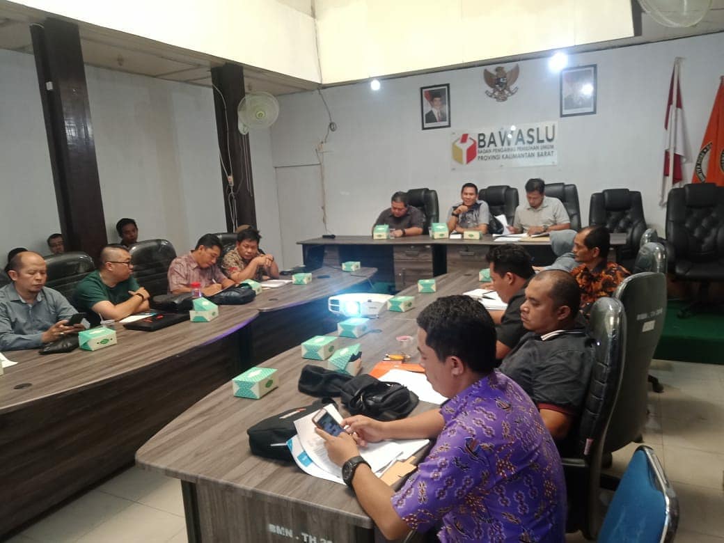 Bawaslu Kab.Sambas Menghadari Rapat Kerja Pejabat Pengelola Informasi dan Dokumentasi (PPID)