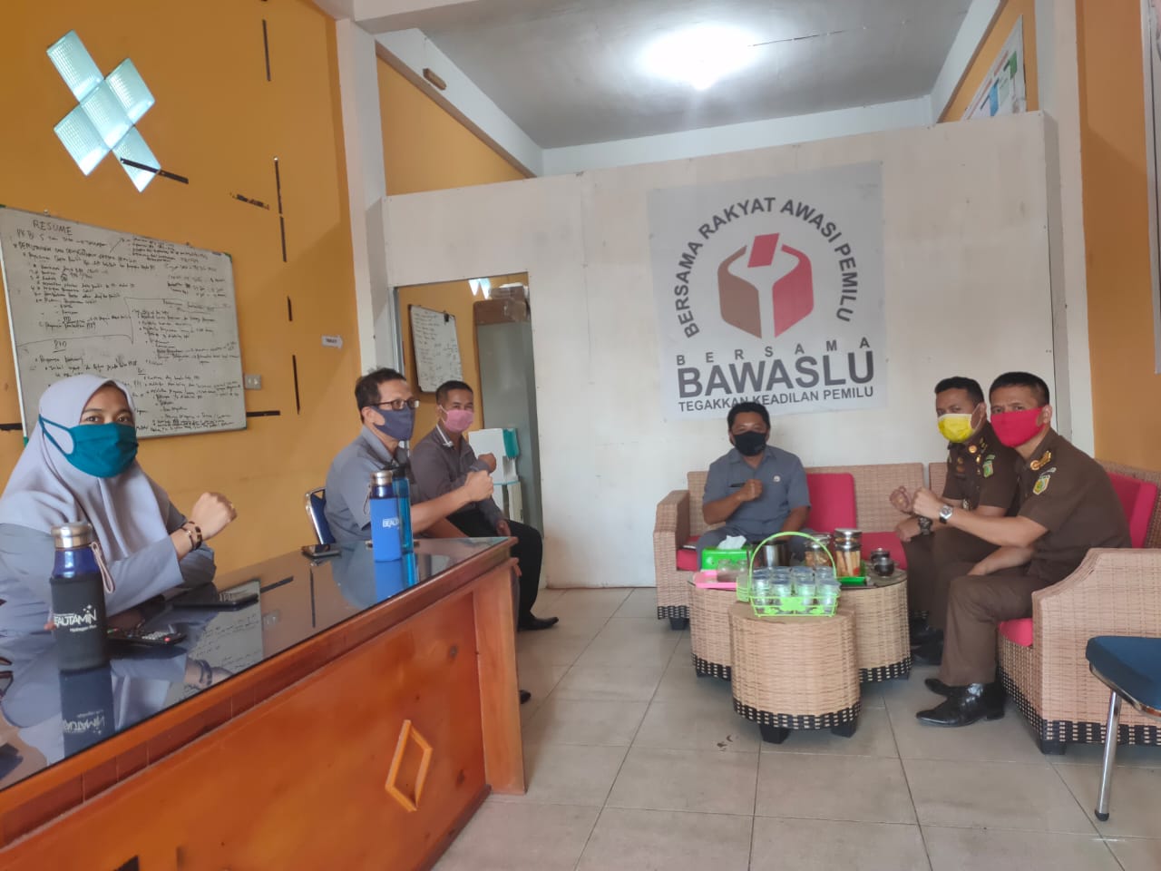Kunjungan Kejaksaan Negeri Sambas di Sekretariat Bawaslu Sambas