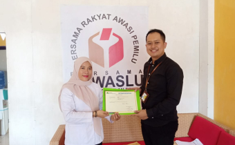 Bawaslu Sambas Daftarkan Jajaran Panwaslucam Ke BPJS Ketenagakerjaan