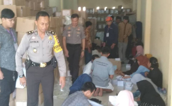 Kegiatan Pelipatan Dan Penyortiran Surat Suara Pemilu 2019